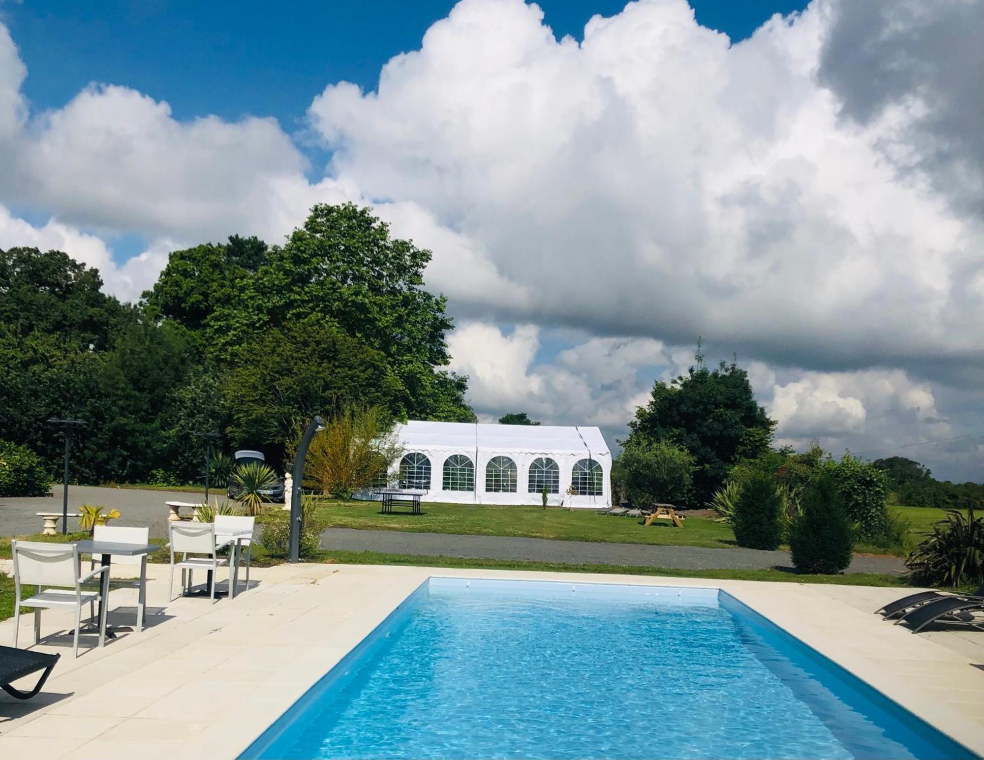 Hotel Particulier Chateau Des Marais Proximite Et Vue Sur Le Lac De Grand Lieu Saint-Philbert-de-Grand-Lieu Exteriör bild